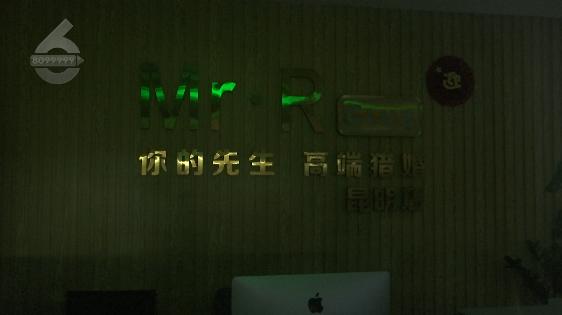 DƬ